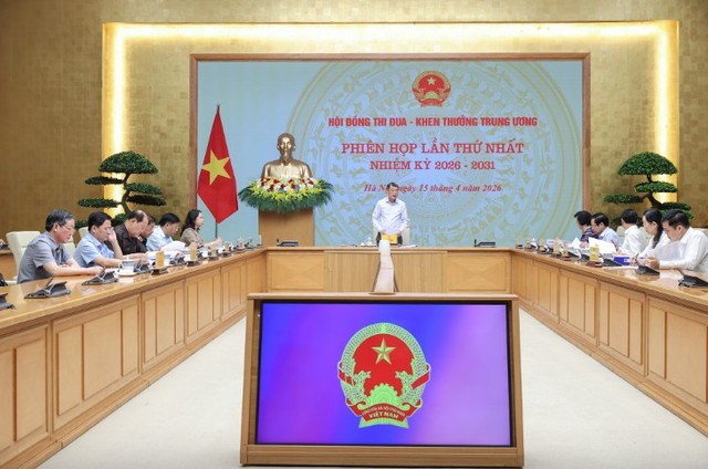 Thủ tướng: Thi đua trong giai đoạn mới phải gắn chặt với việc thực hiện, hoàn thành và vượt các chỉ tiêu phát triển kinh tế-xã hội, đặc biệt là thúc đẩy tăng trưởng 2 con số, phát triển nhanh, bền vững và nâng cao đời sống nhân dân - Ảnh: VGP.