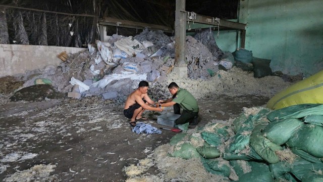 Chất thải đáng lẽ phải xử lý bị các công ty do Trang điều hành đổi ra môi trường