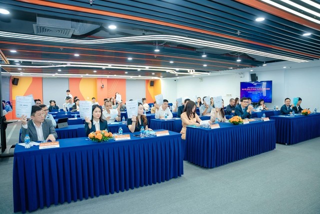 Hình ảnh cổ đông biểu quyết tại đại hội (Nguồn: VFS)