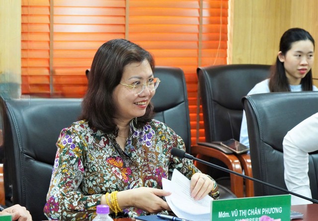 Chủ tịch UBCKNN Vũ Thị Chân Phương tại buổi làm việc