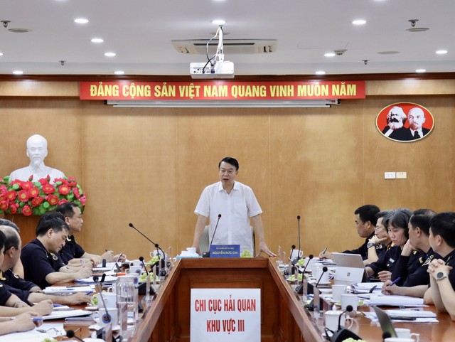 Thứ trưởng Nguyễn Đức Chi phát biểu chỉ đạo tại buổi làm việc. Thứ trưởng Nguyễn Đức Chi phát biểu chỉ đạo tại buổi làm việc.