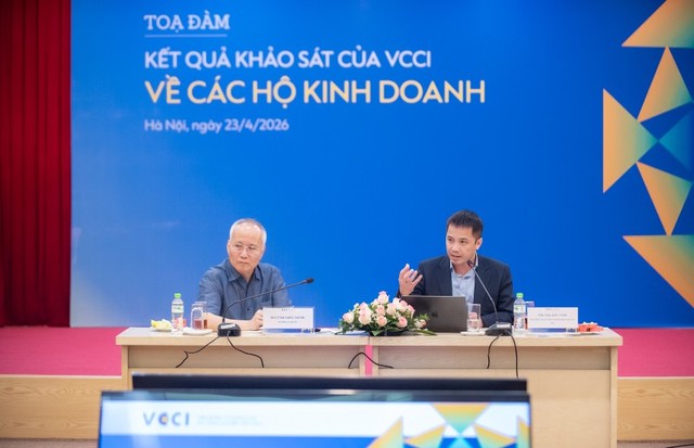 Ông Đậu Anh Tuấn, Phó tổng thư ký VCCI phát biểu tại Tọa đàm Công bố kết quả khảo sát về các hộ kinh doanh của VCCI.