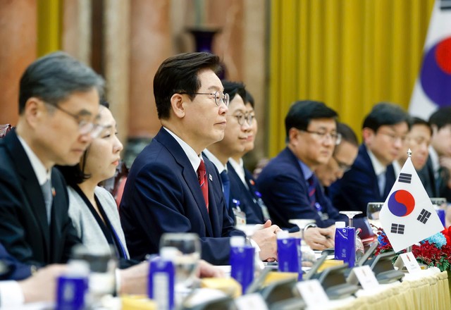 Đoàn lãnh đạo cấp cao Hàn Quốc. Ảnh: Đức Thanh.