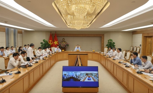 Phó Thủ tướng Thường trực khẳng định sẵn sàng làm việc với các bộ, ngành, địa phương về từng dự án cụ thể để xử lý ngay những vấn đề vướng mắc thuộc thẩm quyền của Chính phủ, Thủ tướng Chính phủ - Ảnh: VGP.