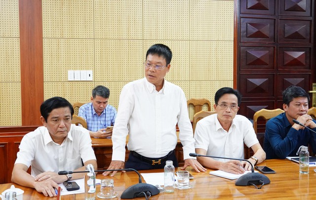 Đại diện nhà đầu tư phát biểu tại buổi làm việc. Ảnh: Trường Nhật