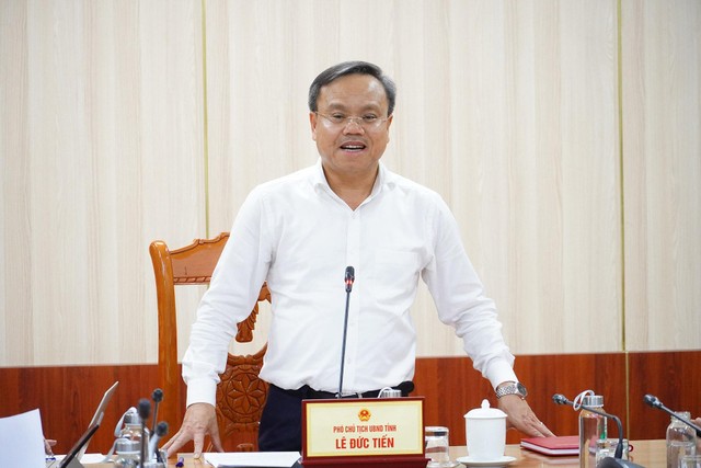 Phó Chủ tịch UBND tỉnh Quảng Trị Lê Đức Tiến phát biểu tại buổi làm việc.