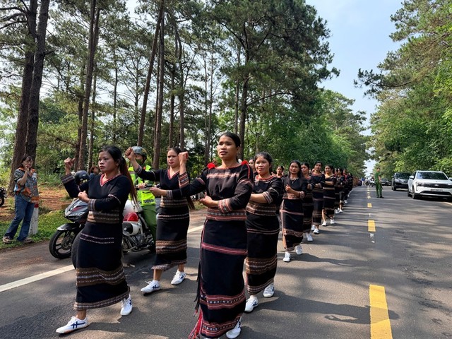 Tỉnh Quảng Ngãi cũng đã tổ chức nhiều hoạt động văn hóa, thể thao thu hút đông đảo người dân và du khách.