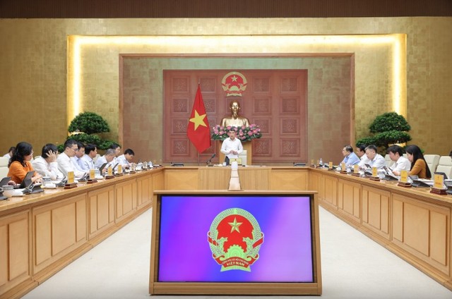 Thủ tướng Chính phủ Lê Minh Hưng chủ trì cuộc làm việc với Ngân hàng Nhà nước - Ảnh: VGP.