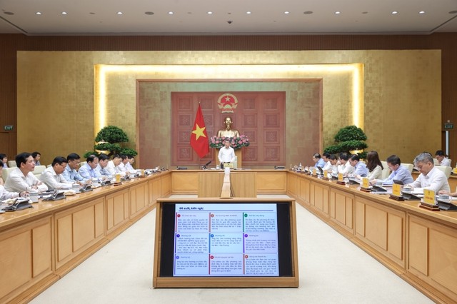 Thủ tướng Chính phủ Lê Minh Hưng chủ trì cuộc họp về tình hình thực hiện nhiệm vụ từ đầu năm 2026 đến nay, phương hướng nhiệm vụ trọng tâm thời gian tới của Bộ Xây dựng - Ảnh: VGP.