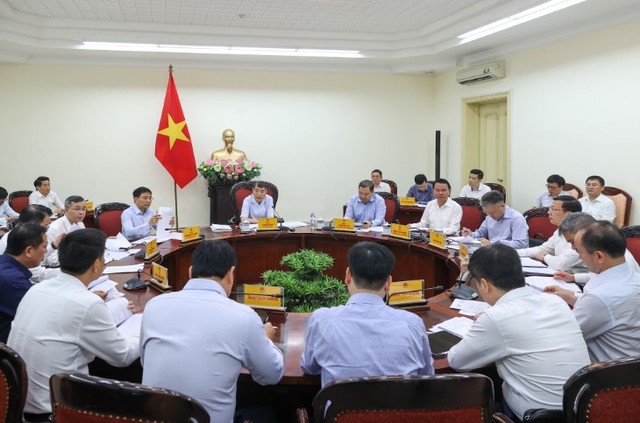 Thủ tướng yêu cầu các chủ thể tham gia dự án thực hiện nghiêm, đầy đủ các Nghị quyết, Kết luận, chỉ đạo của Bộ Chính trị, Ban Bí thư, Tổng Bí thư, Chủ tịch nước Tô Lâm, của Quốc hội, Chính phủ, Thủ tướng Chính phủ có liên quan đến dự án - Ảnh: VGP.