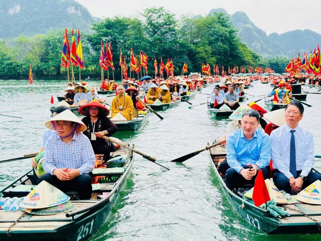 Lễ hội Tràng An 2026 không chỉ là một sự kiện văn hóa – du lịch, mà còn là lời nhắc nhở sâu sắc về trách nhiệm gìn giữ “ngôi nhà chung” của nhân loại.