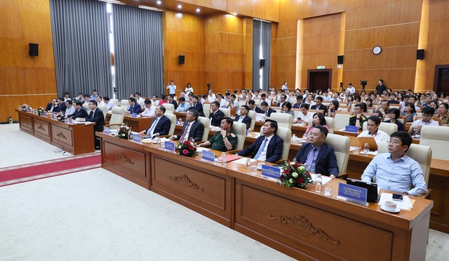 Lãnh đạo các bộ, ngành tham dự hội nghị. Ảnh: Mạnh Tuấn.