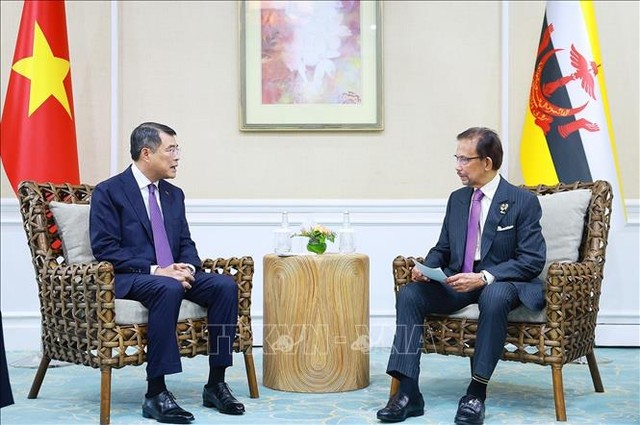 Thủ tướng Chính phủ Lê Minh Hưng gặp Quốc vương Brunei Haji Hassanal Bolkiah.