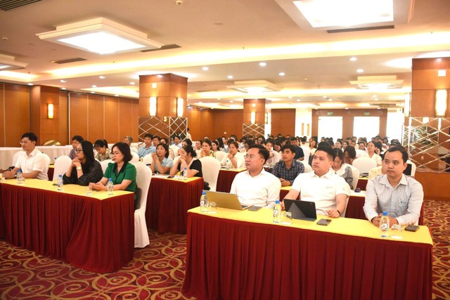 Gần 200 cán bộ chuyên trách công nghệ thông tin, chuyển đổi số tham gia lớp tập huấn