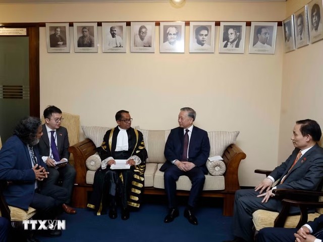 Tổng Bí thư, Chủ tịch nước Tô Lâm gặp Chủ tịch Quốc hội Sri Lanka Jagath Wickramaratne - Ảnh: TTXVN