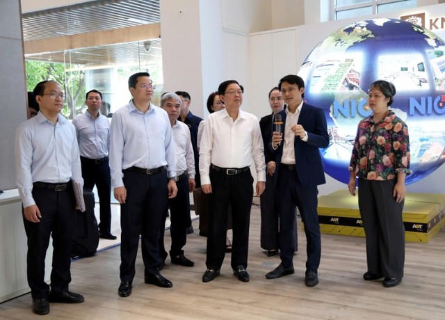 Phó Thủ tướng thăm hai cơ sở của NIC tại phường Cầu Giấy và Khu Công nghệ cao Hòa Lạc, TP. Hà Nội - Ảnh: VGP Phó Thủ tướng thăm hai cơ sở của NIC tại phường Cầu Giấy và Khu Công nghệ cao Hòa Lạc, TP. Hà Nội - Ảnh: VGP