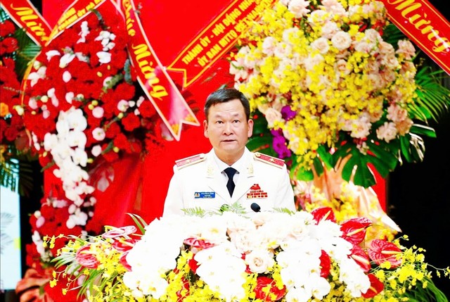 Thiếu tướng Bùi Quang Bình, Ủy viên Ban Thường vụ Thành ủy, Bí thư Đảng ủy, Giám đốc Công an TP. Hải Phòng phát biểu tại buổi lễ Thiếu tướng Bùi Quang Bình, Ủy viên Ban Thường vụ Thành ủy, Bí thư Đảng ủy, Giám đốc Công an TP. Hải Phòng phát biểu tại buổi lễ