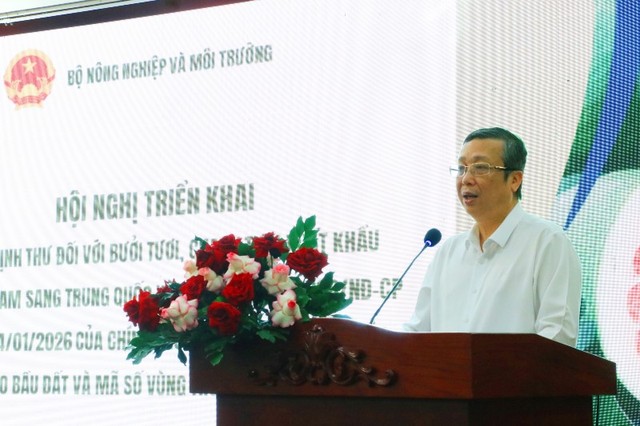 Thứ trưởng Bộ Nông nghiệp và Môi trường Hoàng Trung phát biểu tại hội nghị. Thứ trưởng Bộ Nông nghiệp và Môi trường Hoàng Trung phát biểu tại hội nghị.