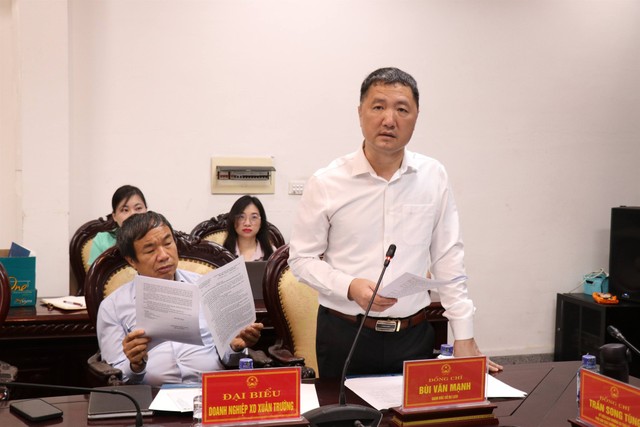 Lãnh đạo Sở Du lịch Ninh Bình phát biểu tại hội nghị. Ảnh: Minh Huế