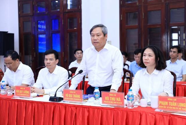 Chủ tịch UBND TP. Hà Nội Vũ Đại Thắng phát biểu tại buổi làm việc.