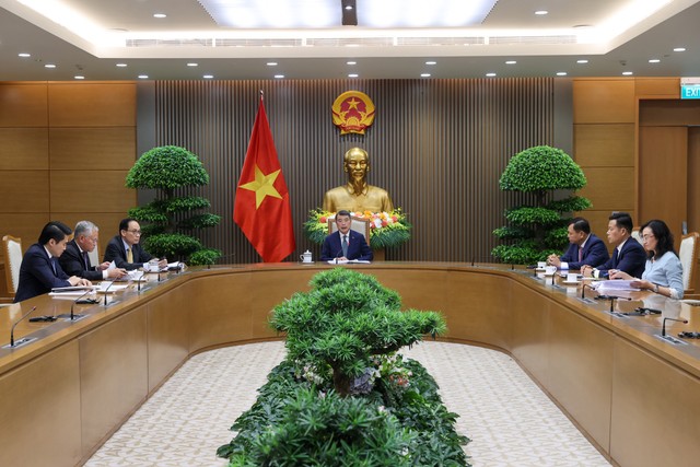 Thủ tướng Chính phủ Lê Minh Hưng điện đàm với Thủ tướng New Zealand Christopher Luxon - Ảnh: VGP/Nhật Bắc
