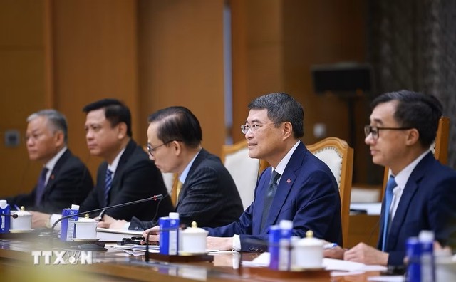 Thủ tướng Lê Minh Hưng phát biểu tại buổi tiếp Đại sứ Cuba Rogelio Polanco Fuentes. (Ảnh: Dương Giang/TTXVN) Thủ tướng Lê Minh Hưng phát biểu tại buổi tiếp Đại sứ Cuba Rogelio Polanco Fuentes. (Ảnh: Dương Giang/TTXVN)
