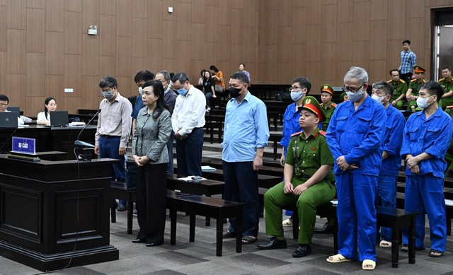 Các bị cáo tại phiên tòa. Các bị cáo tại phiên tòa.