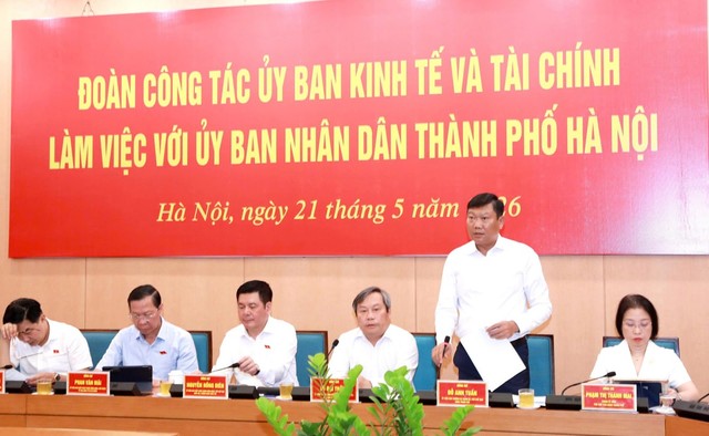 Phó Chủ tịch UBND TP. Hà Nội Đỗ Anh Tuấn phát biểu tại buổi làm việc.