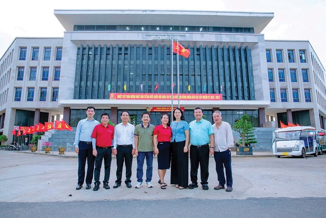Ông Huỳnh Tấn Lực - Giám đốc Agribank Quảng Ngãi Ông Huỳnh Tấn Lực - Giám đốc Agribank Quảng Ngãi