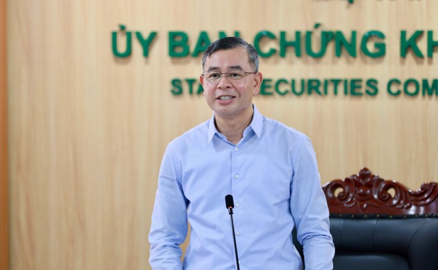 Bộ trưởng Bộ Tài chính Ngô Văn Tuấn trong buổi làm việc với Ủy ban Chứng khoán Nhà nước ngày 26/5/2026. Ảnh: Mạnh Tuấn