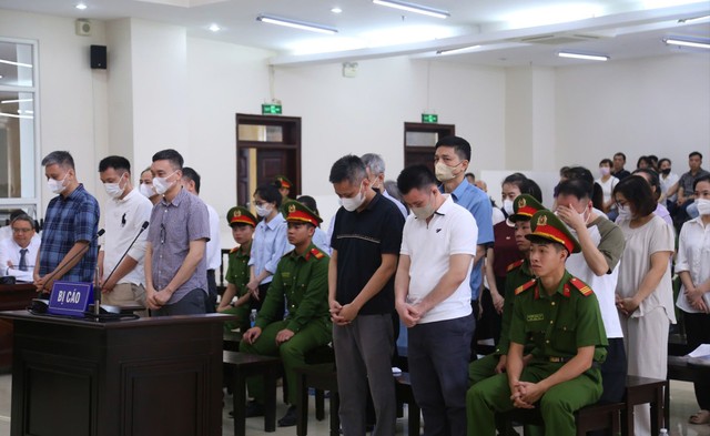 Các bị cáo khác đều được tuyên giảm hình phạt so với mức án sơ thẩm. Các bị cáo khác đều được tuyên giảm hình phạt so với mức án sơ thẩm.