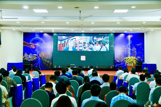 Ông Sang Rok Oh, Chủ tịch Viện KIST phát biểu tại điểm cầu ở Hàn Quốc