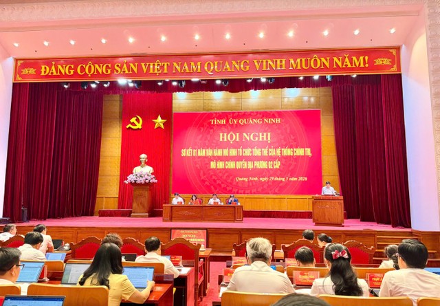 Quảng Ninh thực hiện sơ kết 1 năm vận hành mô hình tổ chức tổng thể của hệ thống chính trị, mô hình chính quyền địa phương 2 cấp. Quảng Ninh thực hiện sơ kết 1 năm vận hành mô hình tổ chức tổng thể của hệ thống chính trị, mô hình chính quyền địa phương 2 cấp.