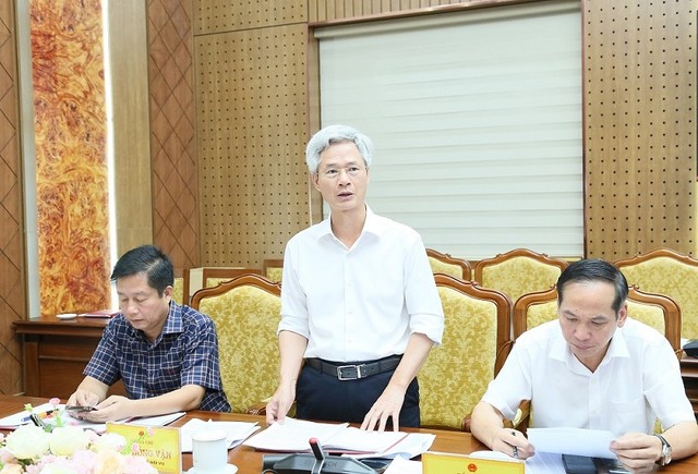 Giám đốc Sở Nội vụ Đào Hồng Vận phát biểu Giám đốc Sở Nội vụ Đào Hồng Vận phát biểu