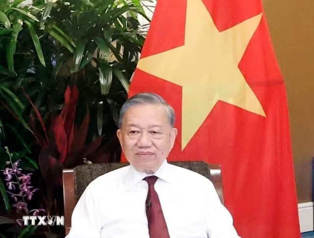 Tổng Bí thư, Chủ tịch nước Tô Lâm trả lời phỏng vấn của phóng viên Reuters bên lề Đối thoại Shangri-La lần thứ 23. (Ảnh: Thống Nhất/TTXVN) Tổng Bí thư, Chủ tịch nước Tô Lâm trả lời phỏng vấn của phóng viên Reuters bên lề Đối thoại Shangri-La lần thứ 23. (Ảnh: Thống Nhất/TTXVN)