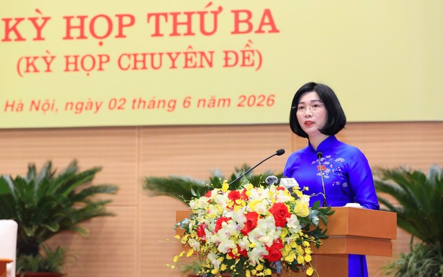 Chủ tịch HĐND TP. Hà Nội Phùng Thị Hồng Hà phát biểu tại kỳ họp