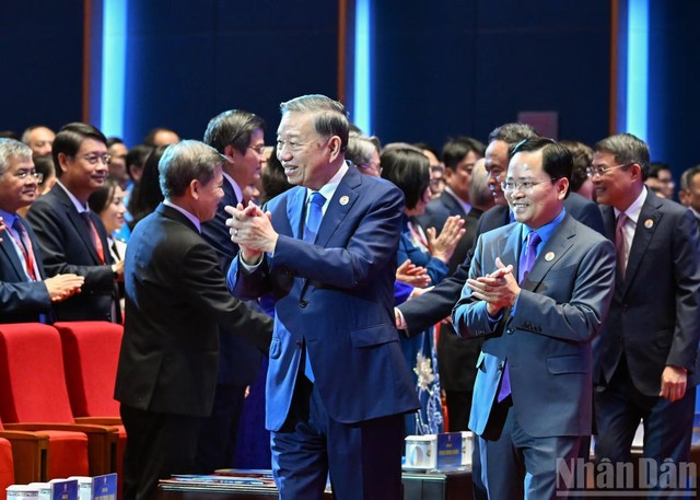 Tổng Bí thư, Chủ tịch nước Tô Lâm dự Đại hội XIV Công đoàn Việt Nam nhiệm kỳ 2026-2031. (Ảnh: DUY LINH)