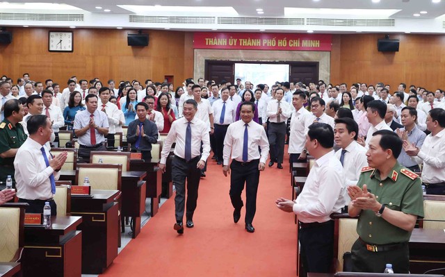 Thủ tướng Lê Minh Hưng cùng đoàn công tác Trung ương thăm và làm việc với TP.HCM. Ảnh: Lê Toàn. Thủ tướng Lê Minh Hưng cùng đoàn công tác Trung ương thăm và làm việc với TP.HCM. Ảnh: Lê Toàn.