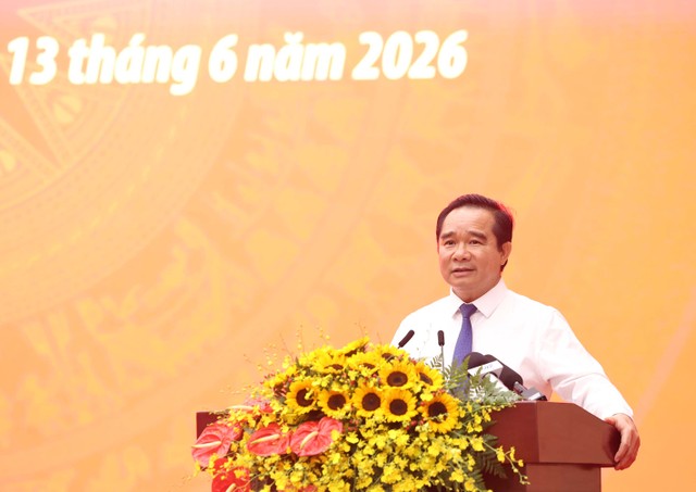 Chủ tịch UBND TP.HCM Nguyễn Văn Được đã nêu một số kiến nghị, đề xuất của địa phương liên quan tới mục tiêu phát triển kinh tế - xã hội. Ảnh: Lê Toàn. Chủ tịch UBND TP.HCM Nguyễn Văn Được đã nêu một số kiến nghị, đề xuất của địa phương liên quan tới mục tiêu phát triển kinh tế - xã hội. Ảnh: Lê Toàn.