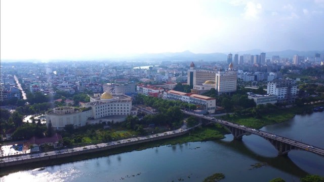Sau điều chỉnh, diện tích đất xây dựng các khu chức năng của Khu kinh tế cửa khẩu Móng Cái tăng thêm 334 ha, đạt khoảng 25.528 ha. Tổng diện tích quy hoạch toàn khu kinh tế vẫn giữ nguyên ở mức khoảng 121.197 ha so với Quy hoạch chung năm 2021. Sau điều chỉnh, diện tích đất xây dựng các khu chức năng của Khu kinh tế cửa khẩu Móng Cái tăng thêm 334 ha, đạt khoảng 25.528 ha. Tổng diện tích quy hoạch toàn khu kinh tế vẫn giữ nguyên ở mức khoảng 121.197 ha so với Quy hoạch chung năm 2021.