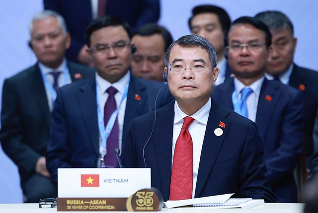 Thủ tướng Chính phủ Lê Minh Hưng dẫn đầu Đoàn đại biểu cấp cao Việt Nam tham dự phiên toàn thể Hội nghị Cấp cao Kỷ niệm 35 năm quan hệ ASEAN - Nga - Ảnh: VGP/Nhật Bắc Thủ tướng Chính phủ Lê Minh Hưng dẫn đầu Đoàn đại biểu cấp cao Việt Nam tham dự phiên toàn thể Hội nghị Cấp cao Kỷ niệm 35 năm quan hệ ASEAN - Nga - Ảnh: VGP/Nhật Bắc
