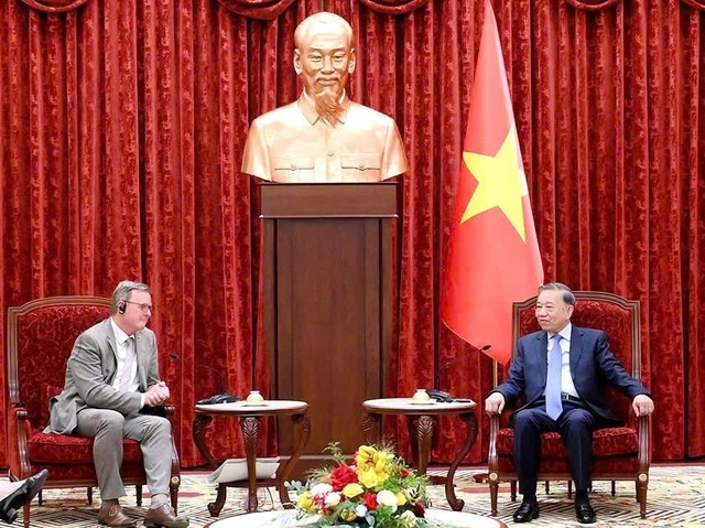 Tổng Bí thư, Chủ tịch nước Tô Lâm tiếp Phó chủ tịch Quốc hội Cộng hòa Liên bang Đức Bodo Ramelow. Ảnh: VIẾT CHUNG Tổng Bí thư, Chủ tịch nước Tô Lâm tiếp Phó chủ tịch Quốc hội Cộng hòa Liên bang Đức Bodo Ramelow. Ảnh: VIẾT CHUNG