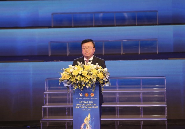 Ông Lê Quốc Minh, Phó Trưởng Ban Tuyên giáo và Dân vận Trung ương, Chủ tịch Hội Nhà báo Việt Nam, Tổng Biên tập Báo Nhân dân, Trưởng Ban Chỉ đạo Giải Báo chí quốc gia phát biểu khai mạc Lễ trao giải. Ảnh: Đức Thanh. Ông Lê Quốc Minh, Phó Trưởng Ban Tuyên giáo và Dân vận Trung ương, Chủ tịch Hội Nhà báo Việt Nam, Tổng Biên tập Báo Nhân dân, Trưởng Ban Chỉ đạo Giải Báo chí quốc gia phát biểu khai mạc Lễ trao giải. Ảnh: Đức Thanh.
