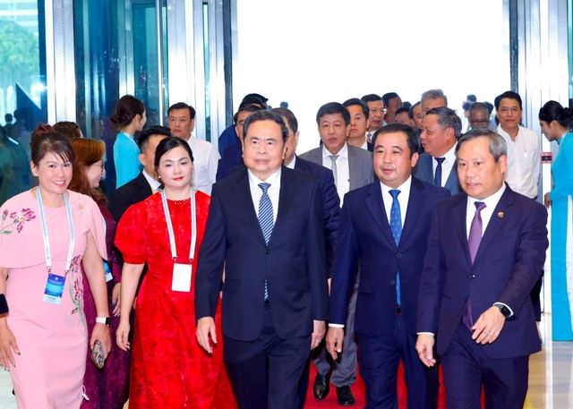 Ủy viên Bộ Chính trị, Chủ tịch Quốc hội Trần Thanh Mẫn tới dự Hội nghị.