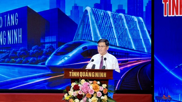 Ông Bùi Văn Khắng, Chủ tịch UBND tỉnh Quảng Ninh phát biểu tại Hội nghị. Ảnh: Quỳnh Nga Ông Bùi Văn Khắng, Chủ tịch UBND tỉnh Quảng Ninh phát biểu tại Hội nghị. Ảnh: Quỳnh Nga