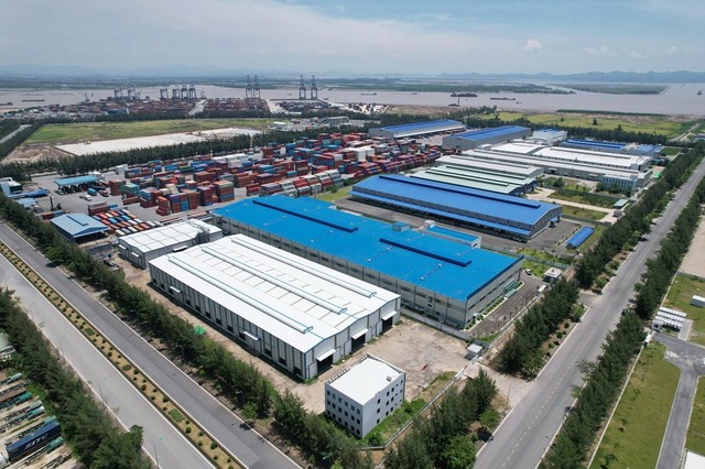 Tập đoàn Sao Đỏ đã chính thức đăng ký với UBND TP. Hải Phòng để chuyển đổi khu công nghiệp Nam Đình Vũ thành một khu công nghiệp sinh thái. Tập đoàn Sao Đỏ đã chính thức đăng ký với UBND TP. Hải Phòng để chuyển đổi khu công nghiệp Nam Đình Vũ thành một khu công nghiệp sinh thái.