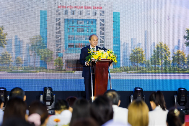 TS.BS. Nguyễn Hữu Lân - Giám đốc Bệnh viện Phạm Ngọc Thạch phát biểu tại buổi lễ. TS.BS. Nguyễn Hữu Lân - Giám đốc Bệnh viện Phạm Ngọc Thạch phát biểu tại buổi lễ.