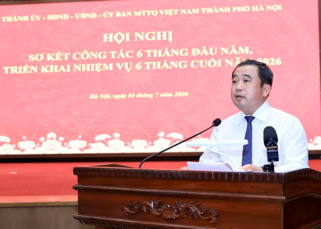 Bí thư Thành ủy Hà Nội Trần Đức Thắng phát biểu tại hội nghị. Bí thư Thành ủy Hà Nội Trần Đức Thắng phát biểu tại hội nghị.
