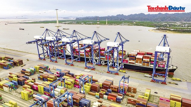 Đặc điểm ngoại thương của Việt Nam là kim ngạch xuất khẩu tính theo giá FOB. Ảnh: Đức Thanh Đặc điểm ngoại thương của Việt Nam là kim ngạch xuất khẩu tính theo giá FOB. Ảnh: Đức Thanh