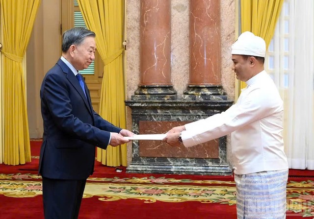 Tổng Bí thư, Chủ tịch nước Tô Lâm nhận Quốc thư từ Đại sứ Cộng hòa Liên bang Myanmar Wai Linn. Tổng Bí thư, Chủ tịch nước Tô Lâm nhận Quốc thư từ Đại sứ Cộng hòa Liên bang Myanmar Wai Linn.